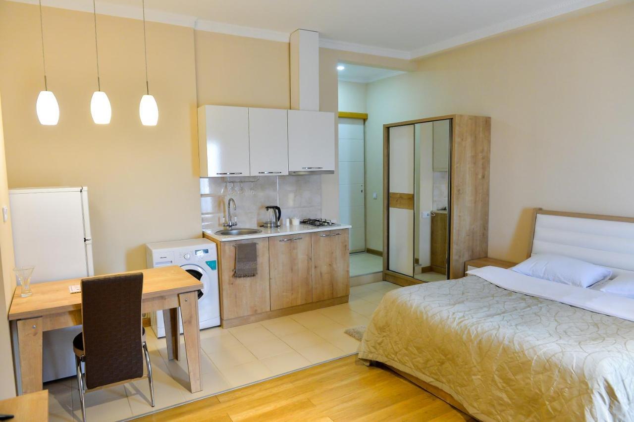 Happy Stay Hotel Kutaissi Exterior foto